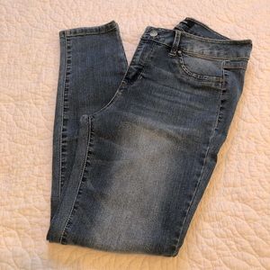 EUC skinny jeans